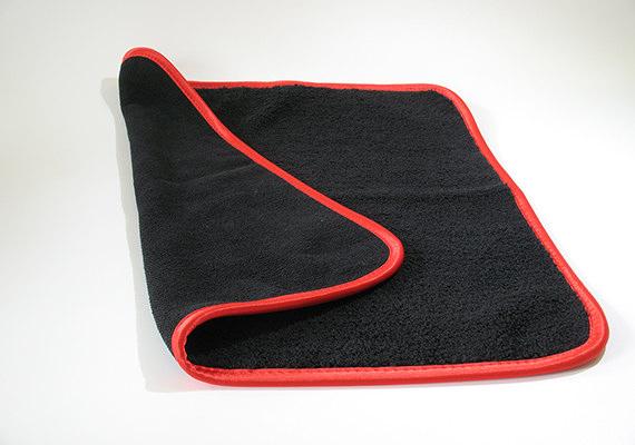 Towel with Rounded Corners and Satin Edge